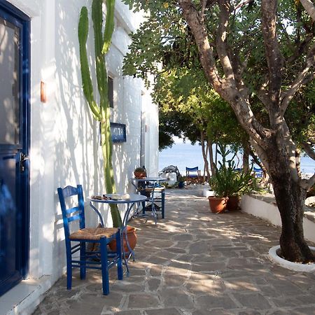 Agriolykos Pension Ágios Kírykos Extérieur photo