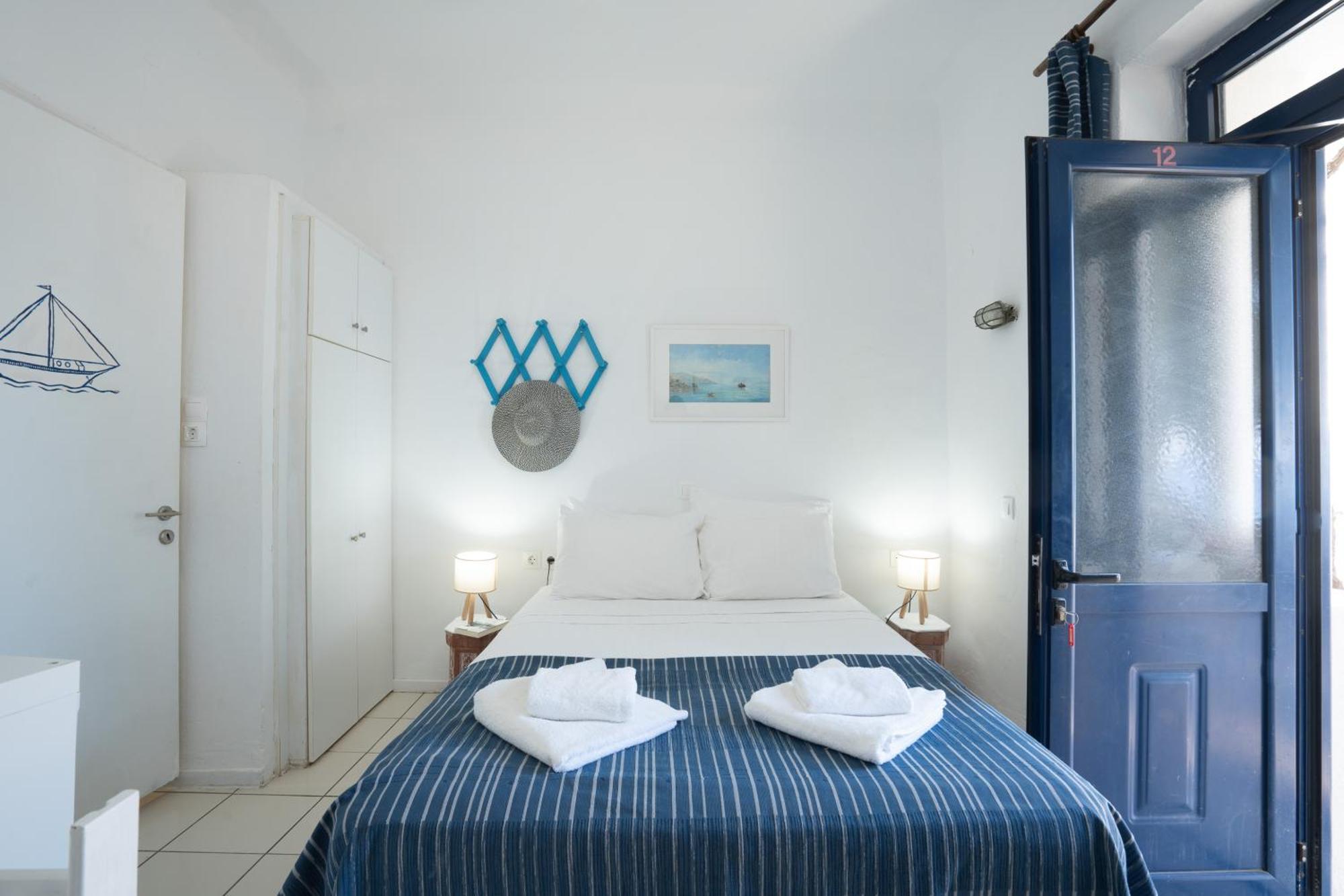 Agriolykos Pension Ágios Kírykos Chambre photo