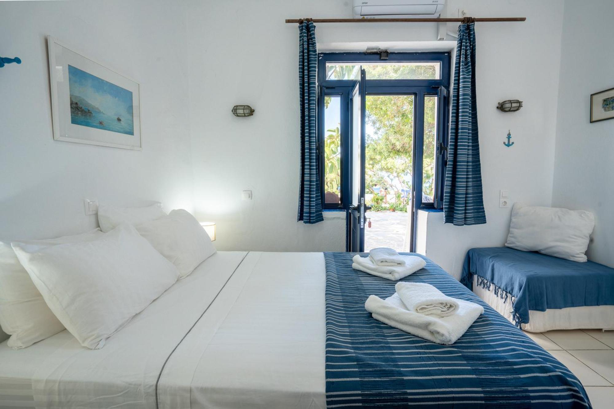 Agriolykos Pension Ágios Kírykos Extérieur photo