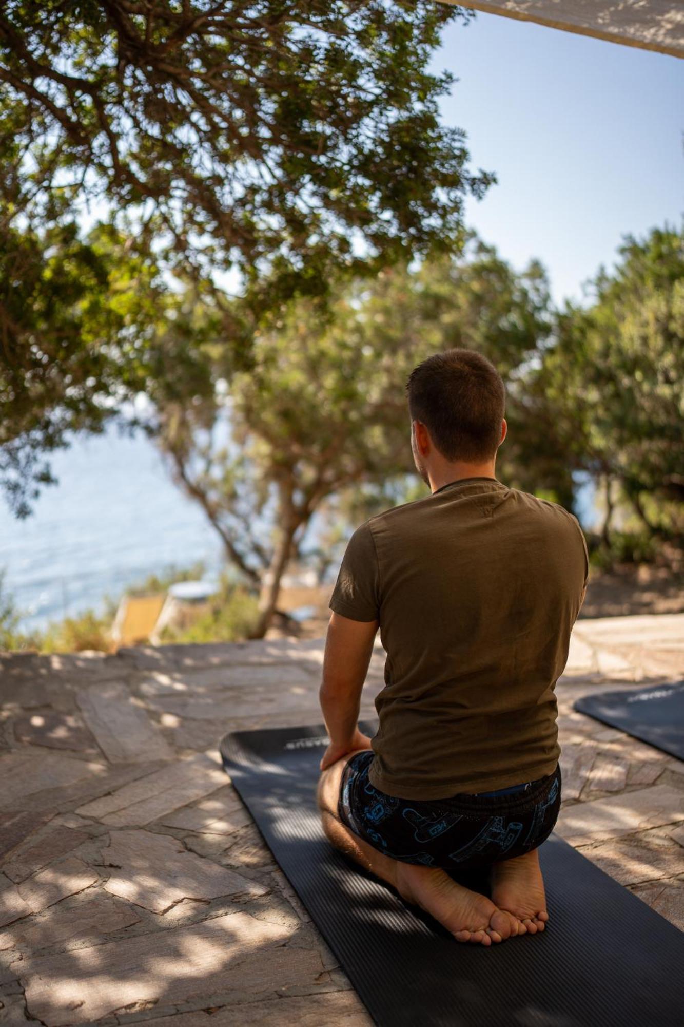 Agriolykos Pension Ágios Kírykos Extérieur photo