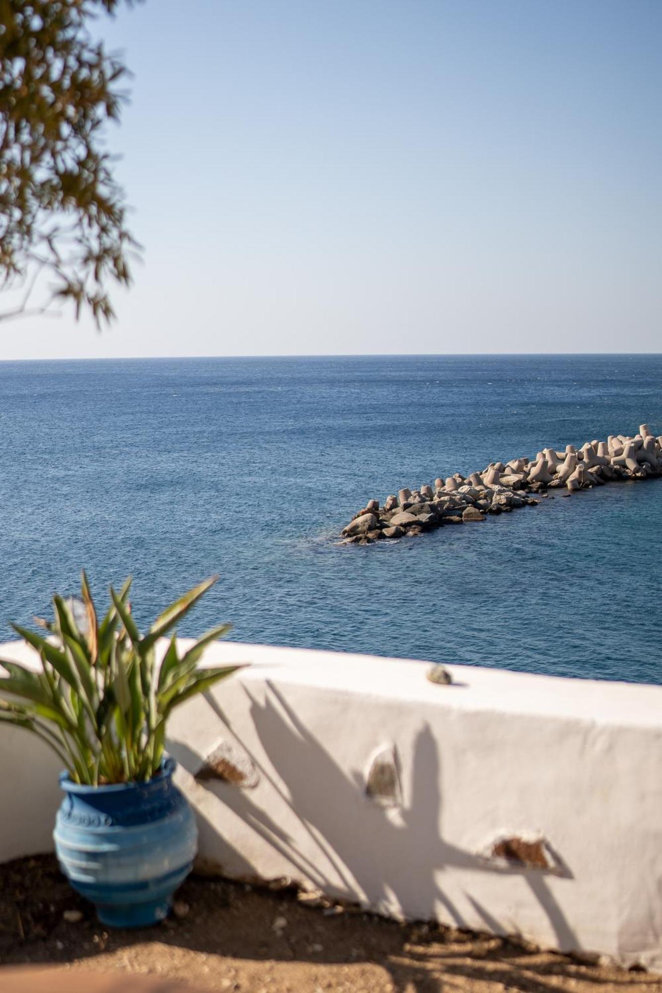 Agriolykos Pension Ágios Kírykos Extérieur photo