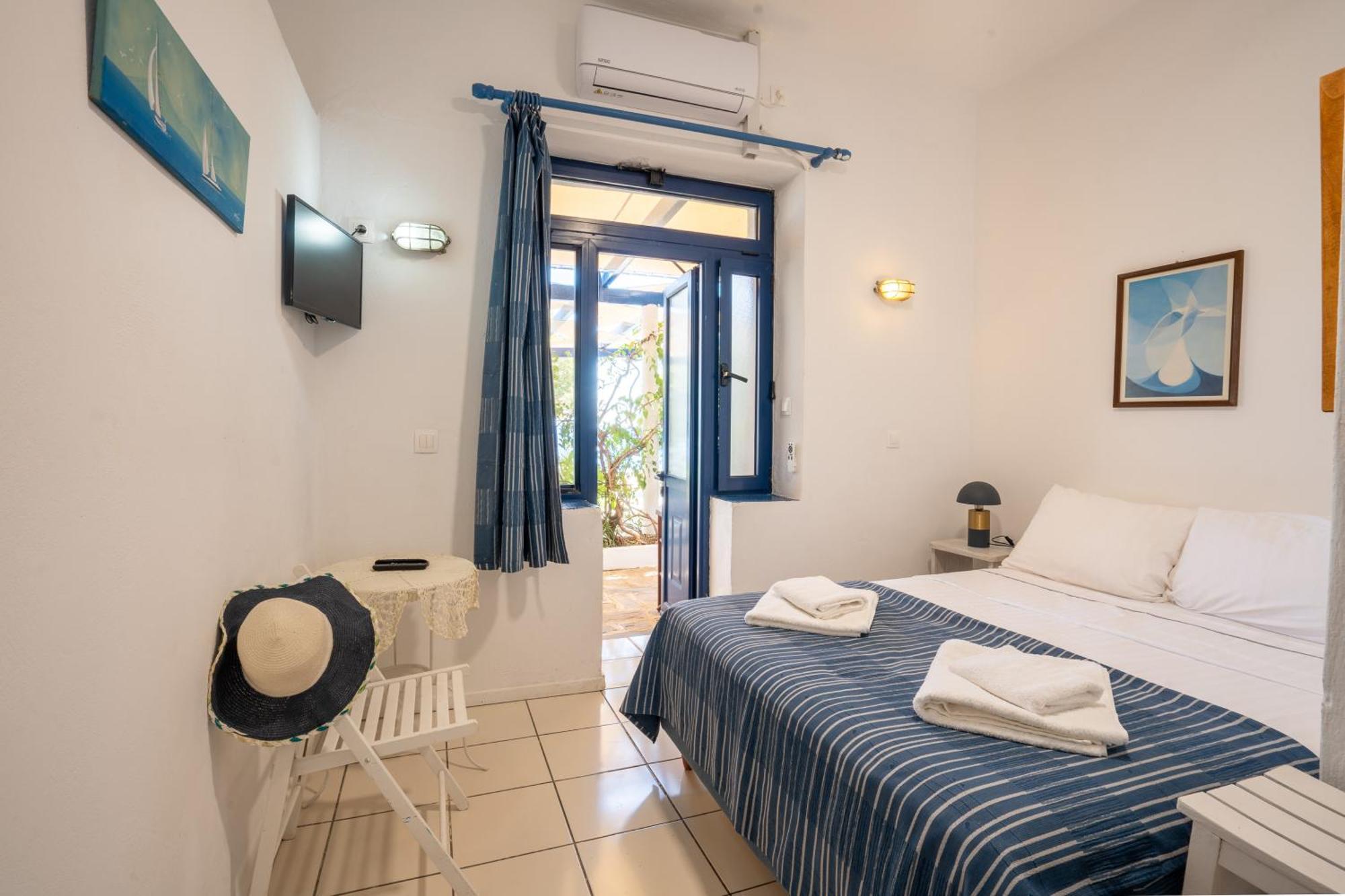 Agriolykos Pension Ágios Kírykos Extérieur photo